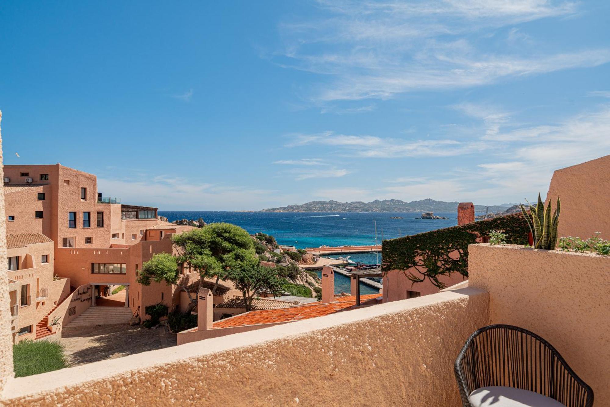Hotel Cala Lunga La Maddalena  Exterior photo