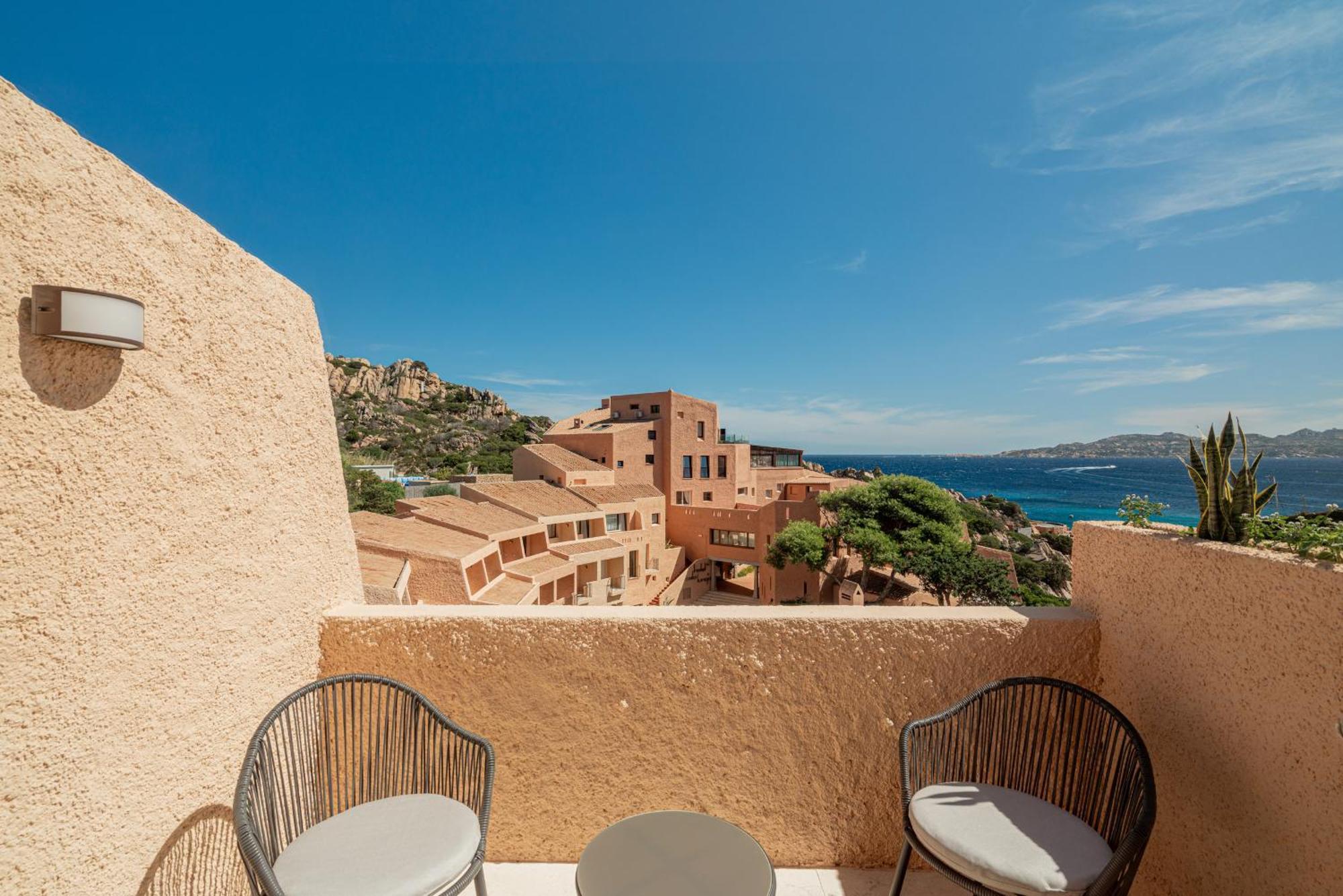 Hotel Cala Lunga La Maddalena  Exterior photo