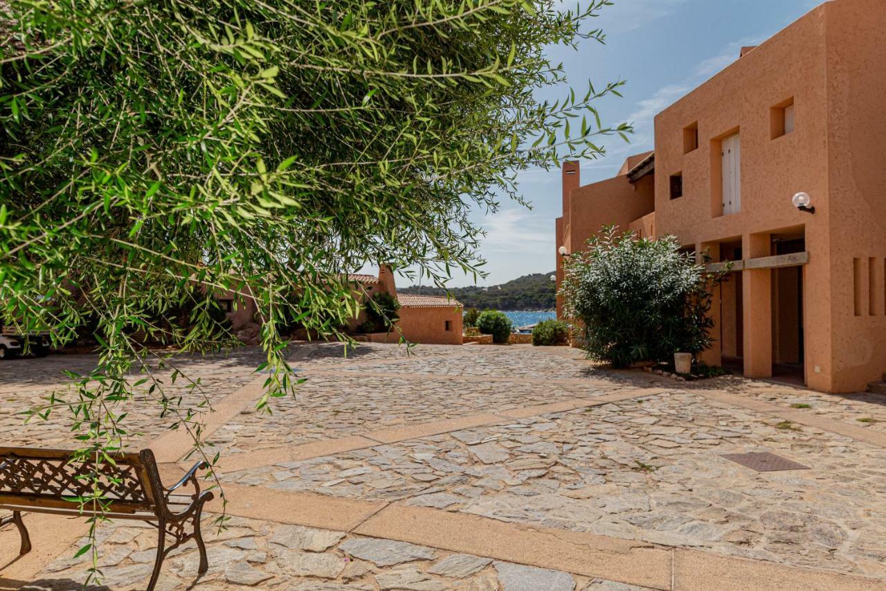 Hotel Cala Lunga La Maddalena  Exterior photo
